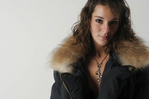 Les vestes essentielles : explorez les modèles multifonctionnels pour parfaire votre garde-robe capsule équilibrée !